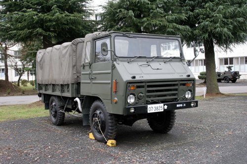 陸上自衛隊車輌 ７３式中型トラック（1 1/2ｔトラック） 07-3825 勝田駐屯地 2008年10月25日