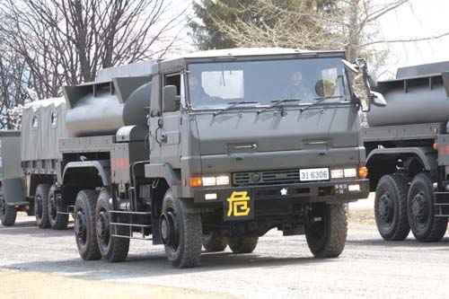 陸上自衛隊車輌 燃料タンク車３トン半 一般用 31 6306 神町駐屯地 09年4月19日